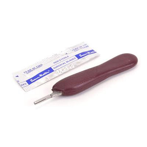 Plastic Scalpel Handle with 5 Blades - No 11
Item No. CR240